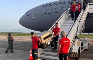 El avión con la UME y efectivos de la Comunidad de Madrid aterriza en Venezuela
