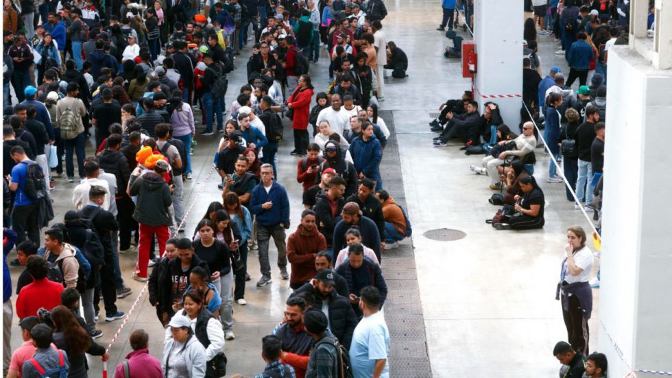 El Supremo podría frenar la regularización masiva de inmigrantes por incumplir las normas de la UE