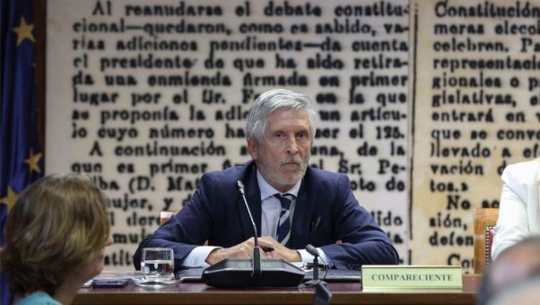 Se niega a dimitir mientras 'tenga la confianza del presidente'.