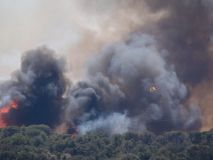 Un detenido por el incendio que ya ha quemado más de 1.800 hectáreas y confinado a 40.000 personas en Gerona