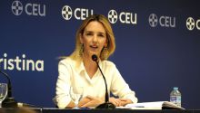 Cayetana Álvarez de Toledo: 'Lo que hace falta no es solo un cambio de Gobierno, sino un rearme moral, total e integral'