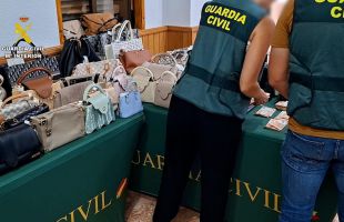 Detenida una familia asentada en Valencia por estafas piramidales por un millón de euros