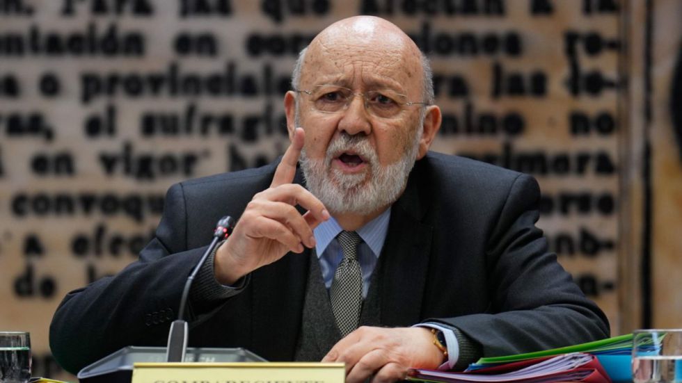 Tezanos encarga una encuesta para propagar el relato del Gobierno contra los jueces que investigan al PSOE