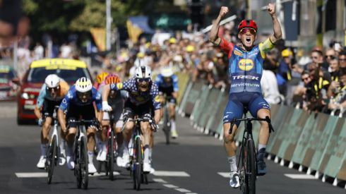 Tour Francia. Mads Pedersen arrasa en Foix y Pogacar cede el amarillo