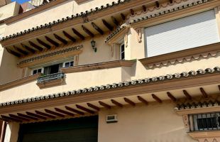 Investigan la muerte a puñaladas de madre e hija tras un incendio en Mijas, Málaga