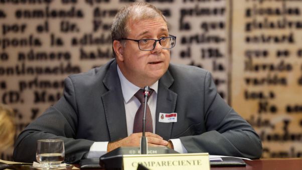 Considera que Juan Manuel Serrano trabajó estrechamente con la fontanera socialista para desestabilizar casos que afectan al PSOE o al Gobierno.