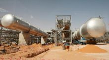 El brent cae casi un 2% hasta los 76 dólares por las tensiones en Oriente Medio