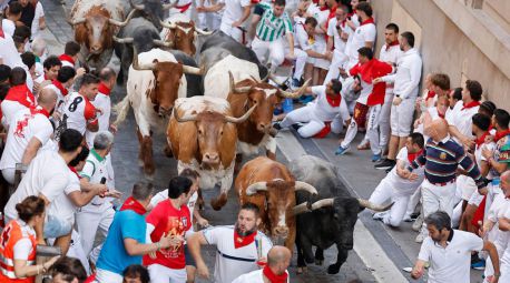 El quinto encierro de los Sanfermines, peligrosísimo con los de Escolar
