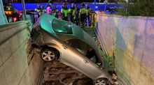 Dos heridos, uno grave, al acabar un coche en las escaleras del metro de Begoña
