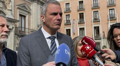 Ortega Smith deja el grupo de Vox en el Congreso, pero mantiene su acta como diputado