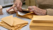 Cuatro vocales de la JEC se plantan contra el 'irregular' aumento del censo electoral por la 'ley de nietos'