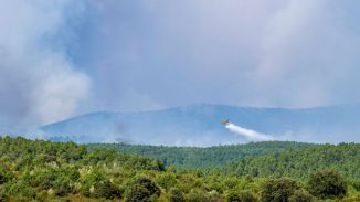 Preparan un dispositivo para contener el incendio de Guadalajara a unos 16 km del fuego