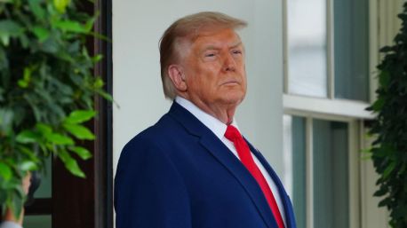 Los hutíes de Yemen amenazan con bloquear el mar Rojo y Trump advierte con 'tomar medidas'