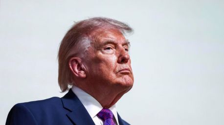 Trump amenaza con destruir puentes e instalaciones en Teherán si Irán dispara contra buques en Ormuz
 