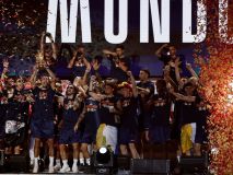 Dos millones de españoles ovacionan a los campeones del mundo en Cibeles