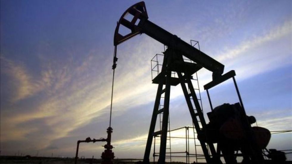 El barril de brent sube seis dólares en menos de 24 horas y alcanza de nuevo los 100 dólares