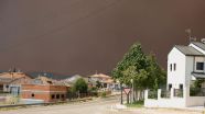 Los incendios obligan a cortar seis carreteras del sureste de Madrid y cinco de Ávila