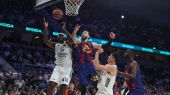 El Barcelona prosigue su revolución con hasta nueve fichajes y 12 bajas