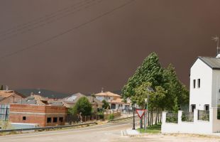 Incendio en Madrid | Desalojan Valdemaqueda y confinan Santa María de la Alameda
