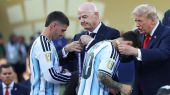 El organismo que regula las reglas del fútbol, claro: la FIFA favoreció a Argentina en el Mundial