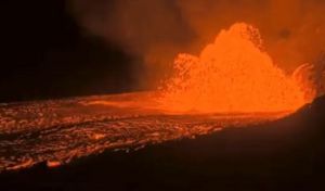 El volcán Kilauea entra en erupción con una fuente de lava a 150 metros de altura