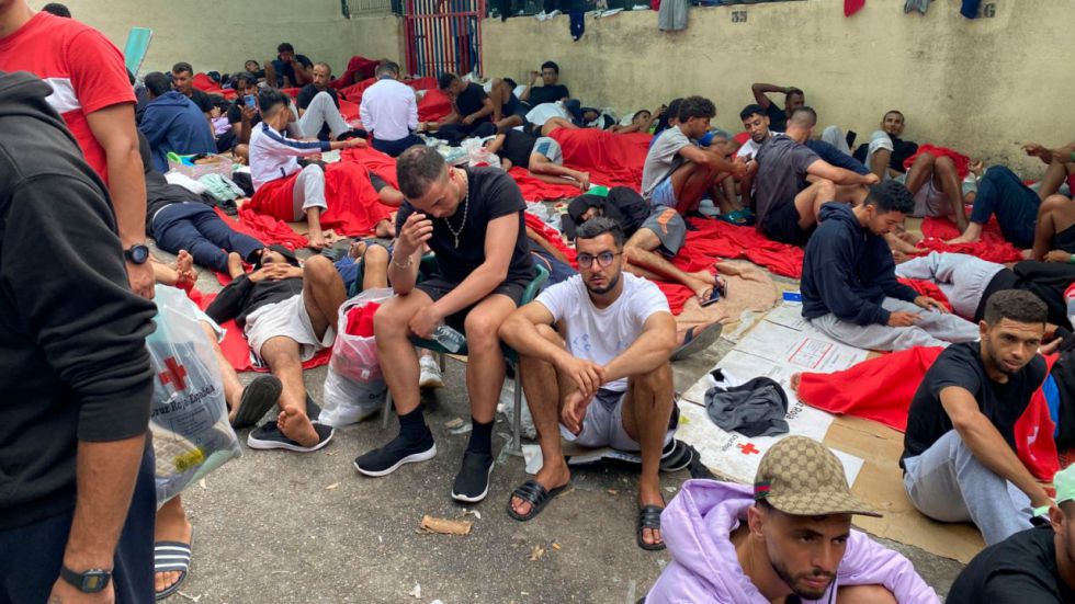 Más de 1.500 inmigrantes ilegales entran a nado en Ceuta en los últimos días ante la pasividad del Gobierno