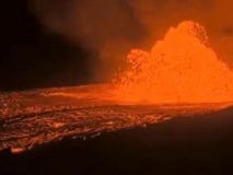 El volcán Kilauea entra en erupción y lanza una fuente de lava a 150 metros de altura