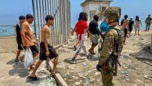 Interior asegura que las entradas a Ceuta 'se han detenido en su totalidad'