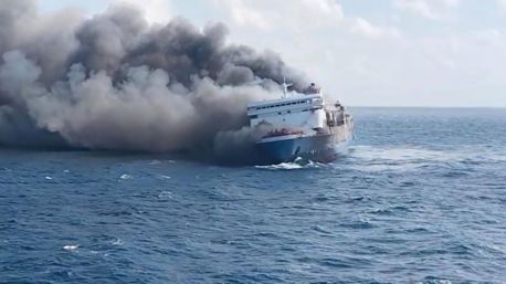 Cinco muertos en el incendio de un ferry en Indonesia