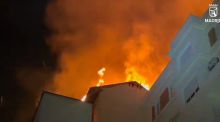 Colapsa la cubierta de un edificio de viviendas en Chamberí por un incendio