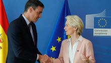 Venticuatro países de la UE cuestionan en una carta la política migratoria de Sánchez