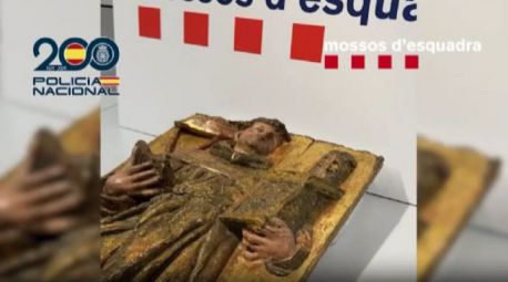 Recuperado un relieve de madera robado en un monasterio de Navarra