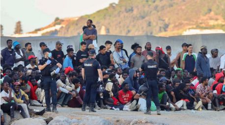 El Gobierno transfiere 6,5 millones de euros a Ceuta para reforzar la atención a inmigrantes