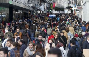 La población española roza los 50 millones, con más de 10,2 millones de extranjeros