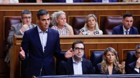 El PP exige a Sánchez que 'deje la playa' y asista a un pleno sobre la 'invasión' de Ceuta