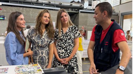 La Reina y sus hijas visitan en Palma un centro de inclusión laboral de discapacitados
