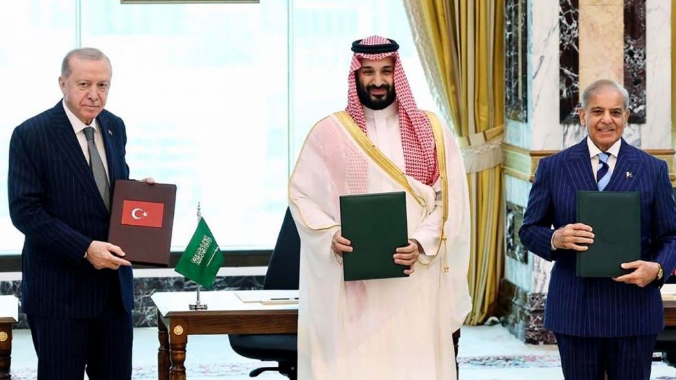 Arabia Saudí, Turquía y Pakistán sellan en La Meca un 'histórico' acuerdo de defensa mutua