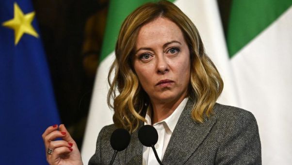 Moncloa afirma que pretende proteger 'la dignidad de los españoles'.