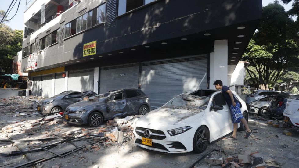 Al menos 111 muertos en el terremoto de 7,4 que ha sacudido Colombia