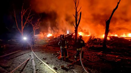 Zelenski denuncia el uso de misiles norcoreanos en un mortal ataque ruso contra Zaporiyia