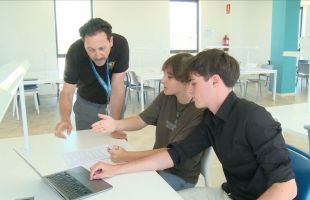Incertidumbre laboral, elección de carrera e IA, principales preocupaciones del alumnado