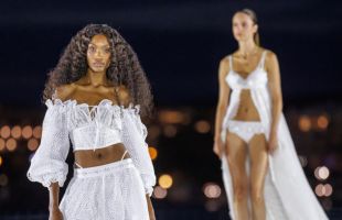 'Moda Adlib': cinco décadas de moda atemporal con acento mediterráneo