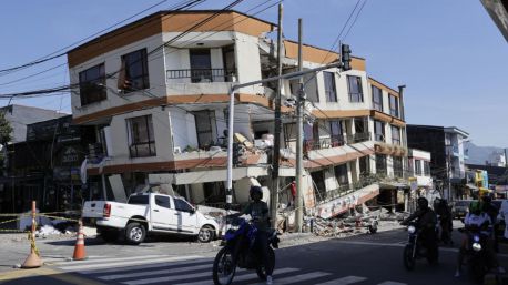 Al menos 239 muertos y 3.755 heridos en el terremoto de Colombia