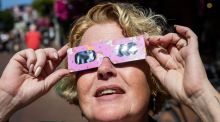 Siete modelos de gafas para el eclipse retiradas del mercado por riesgo de lesiones