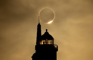 Galería | Las mejores imágenes del histórico eclipse que ha oscurecido la península