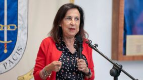 Moncloa prohíbe a Robles comparecer en el Senado para no retratar al resto de ministros