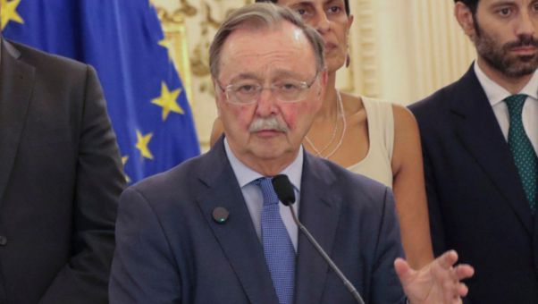 El presidente autonómico reclama más agentes de Policía y Guardia Civil, la presencia de Frontex y reformas legales urgentes para agilizar los retornos.