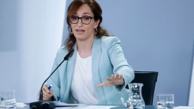 Mónica García se desplaza a Ceuta 16 días después entre fuertes críticas por su inacción