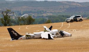 Dos hombres heridos tras estrellarse una avioneta en Viana (Navarra)