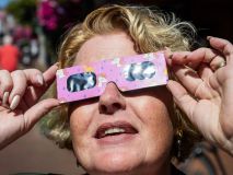 Siete modelos de gafas para el eclipse retiradas del mercado por riesgo de lesiones